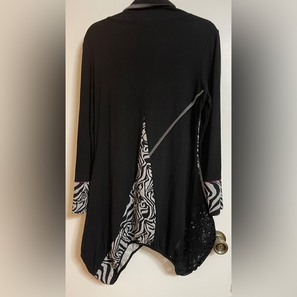Tunic with Animal Print and cowl neck - Picture 2 of 5
